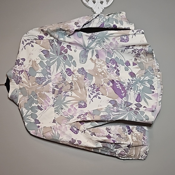 Floral button up shirt - Picture 5 of 5